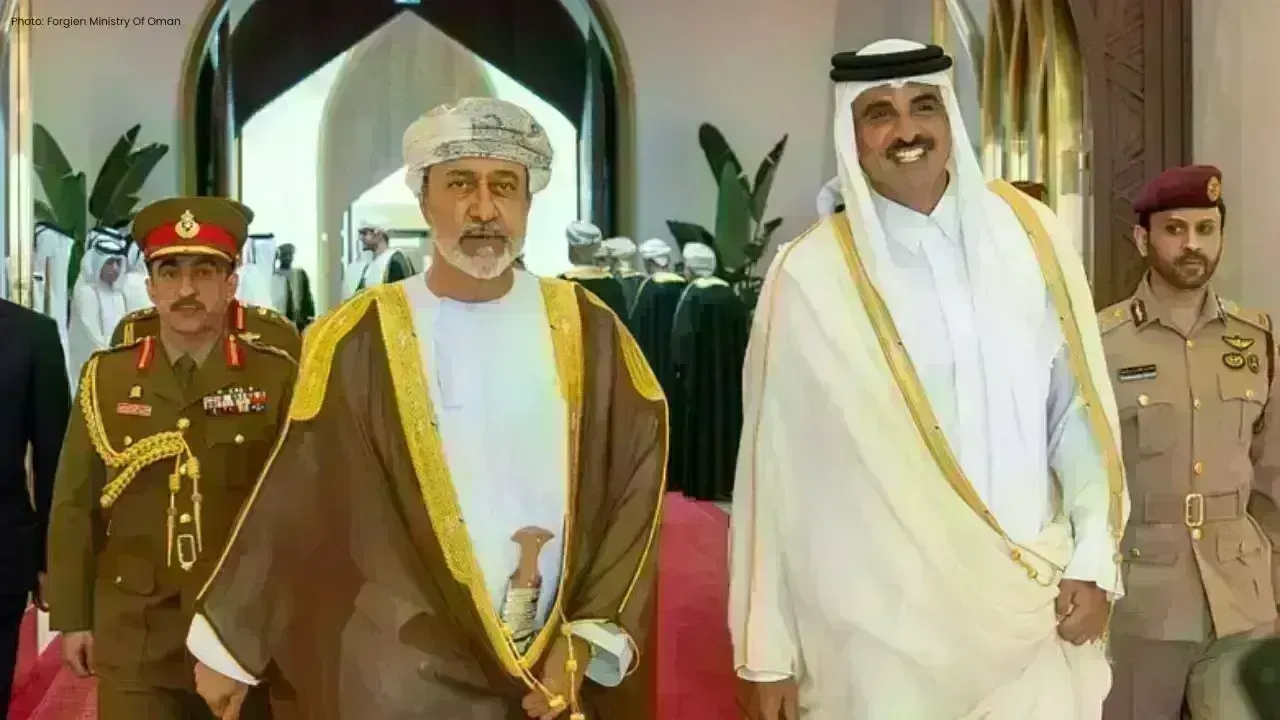 Sultan Haitham Holds Talks with Qatar Emir Sheikh Tamim in Doha