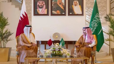 Saudi, Qatar Leaders Discuss Regional Security and Cooperation