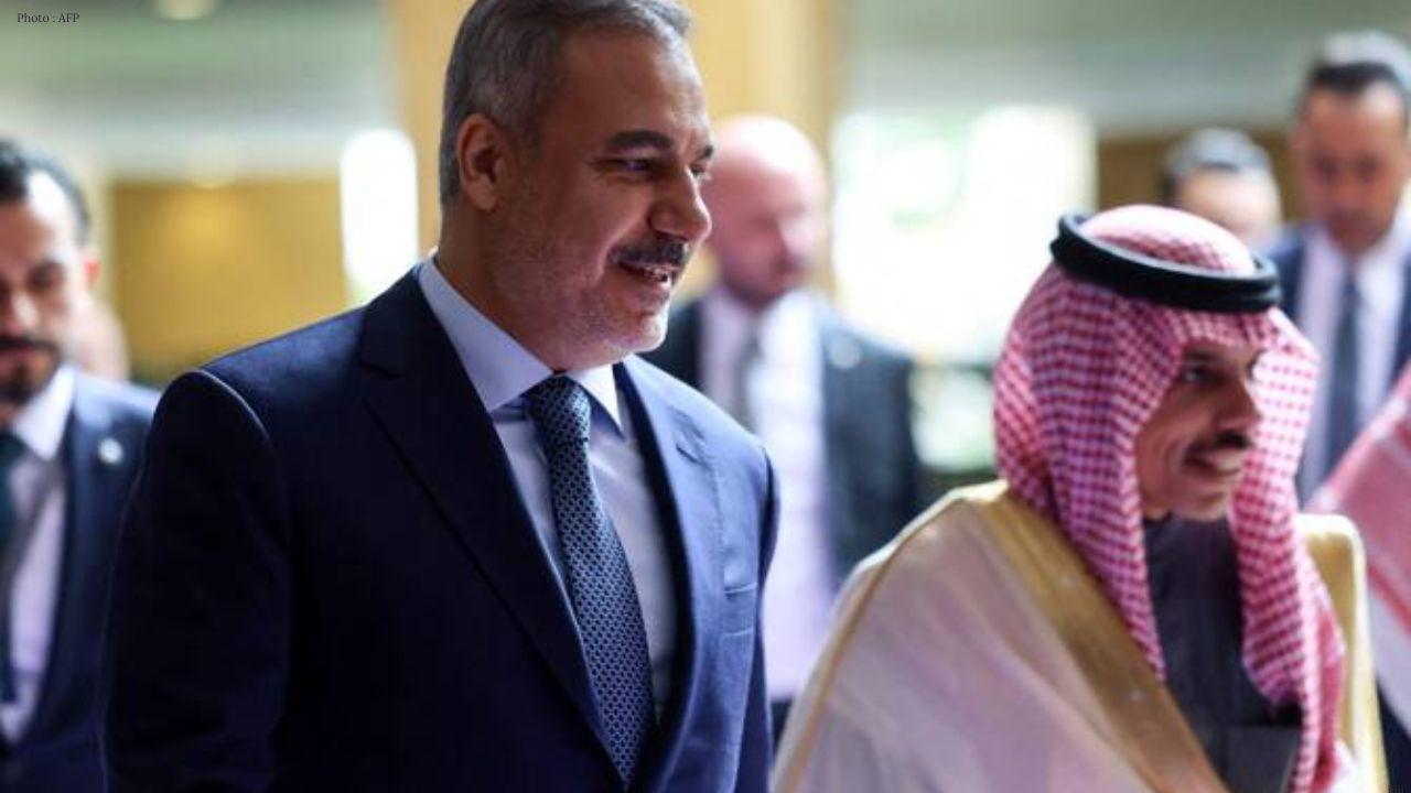 Saudi FM Holds Calls With Qatar and Türkiye