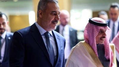 Saudi FM Holds Calls With Qatar and Türkiye
