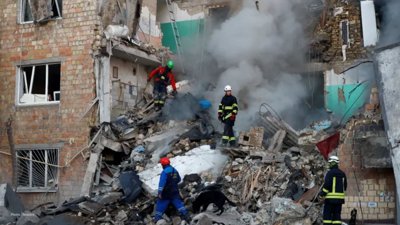 Russia Strikes Kyiv as Drones Wound Dozens Across Ukraine
