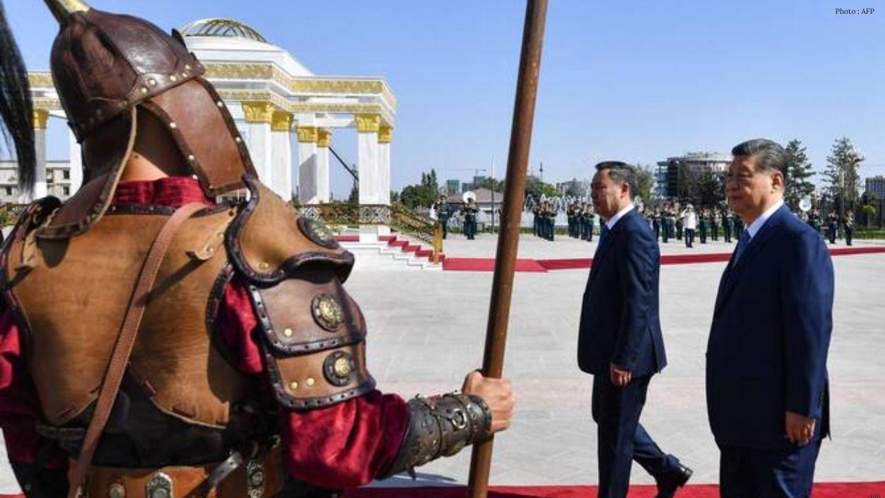 Xi, Pezeshkian Meet in Kyrgyzstan as Putin Arrives