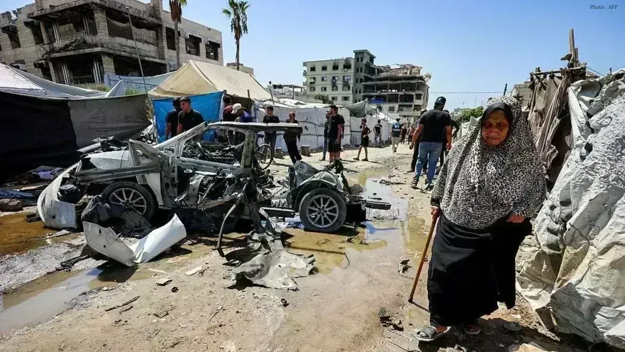 Israeli Forces Arrest Hamas Security Leader Amid Gaza Strikes