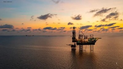 Oil Prices Surge Amid Rising U.S.-Iran Tensions